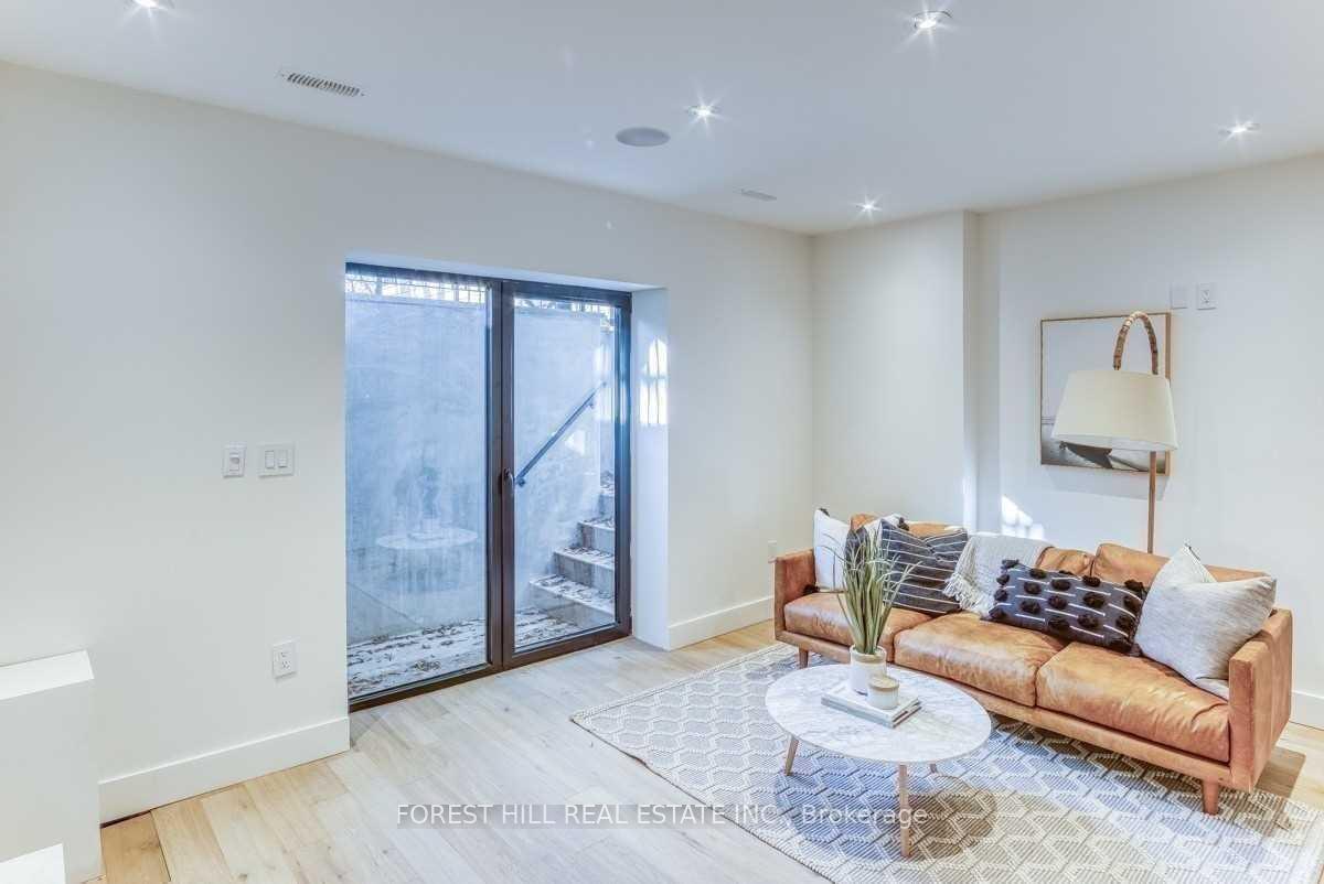 143 Chaplin Crescent