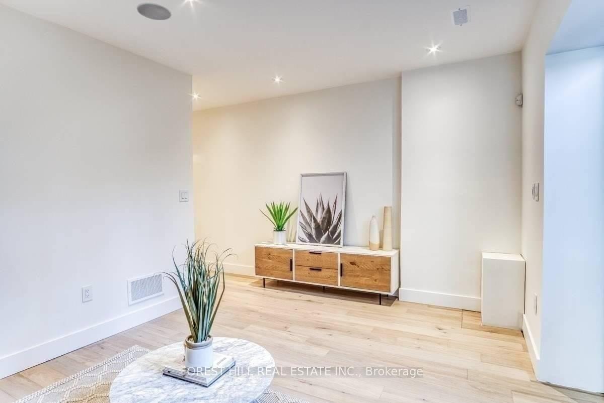 143 Chaplin Crescent