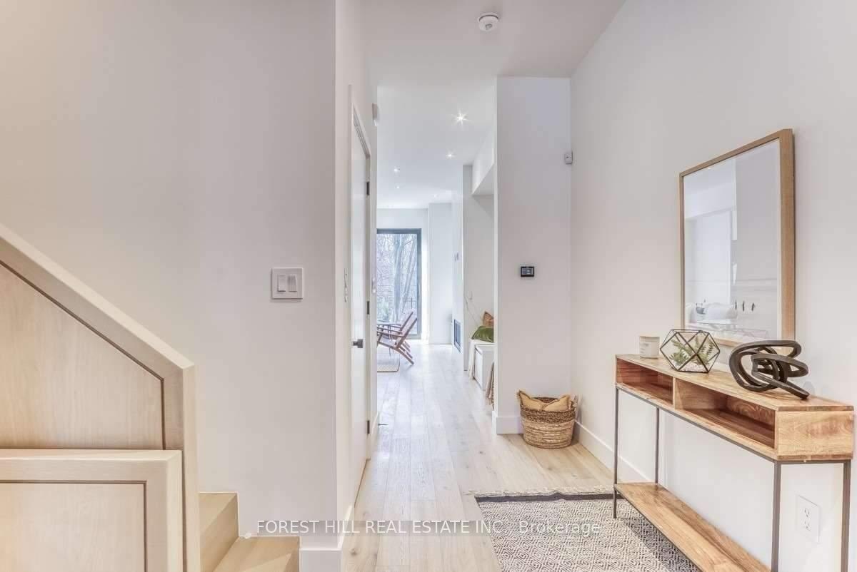 143 Chaplin Crescent