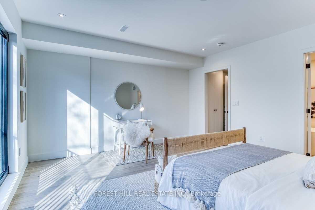 143 Chaplin Crescent