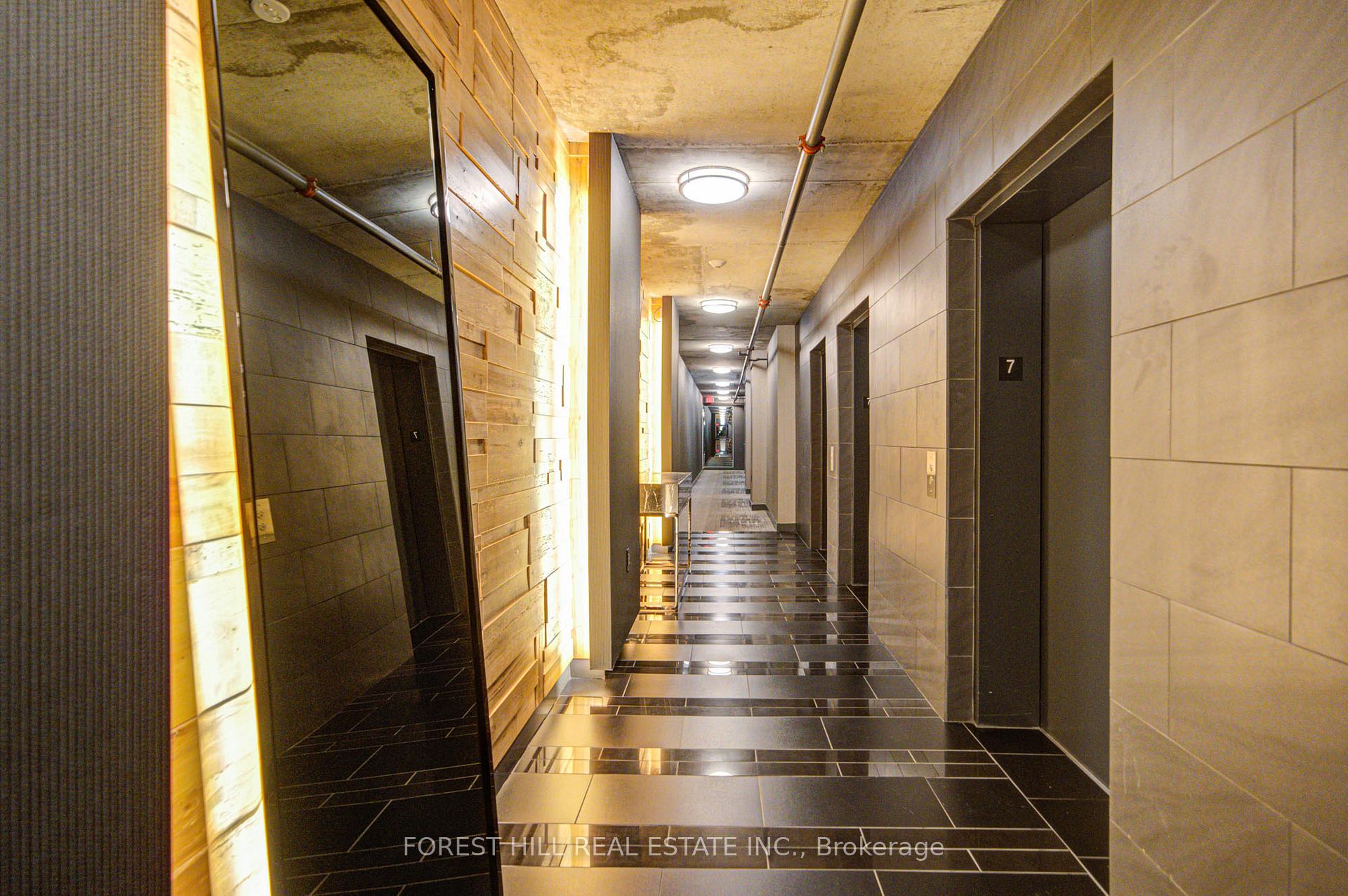 210 Simcoe Street 701