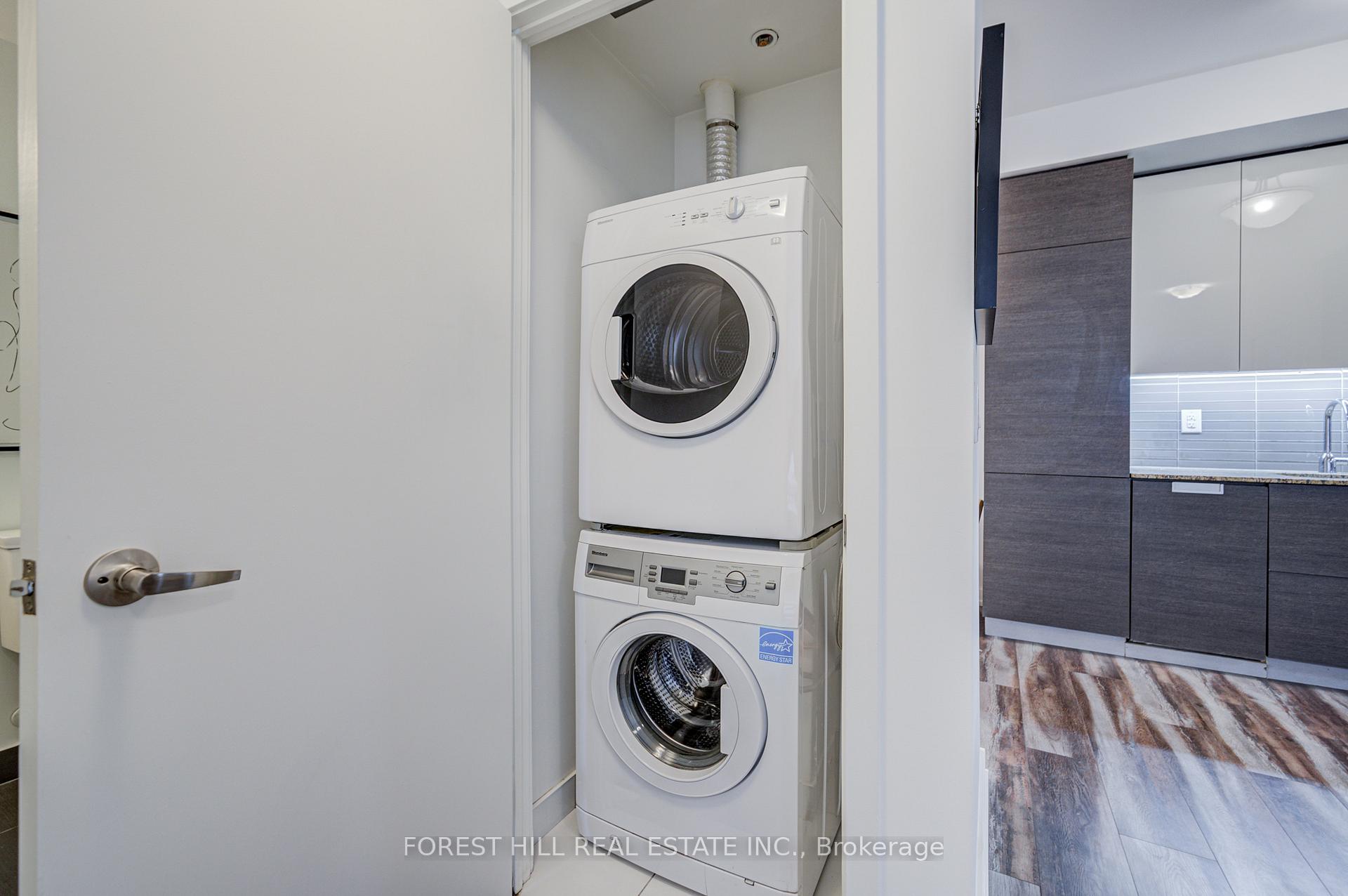 210 Simcoe Street 701