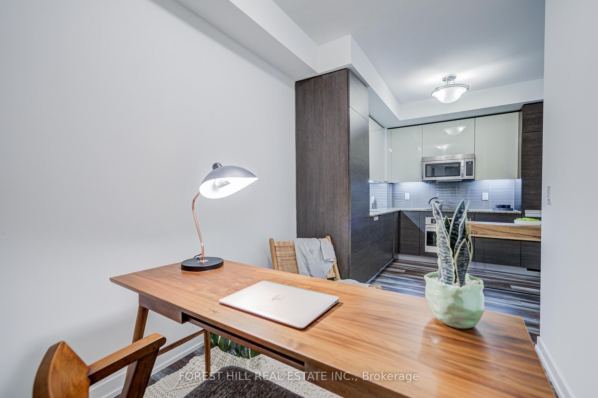 210 Simcoe Street 701