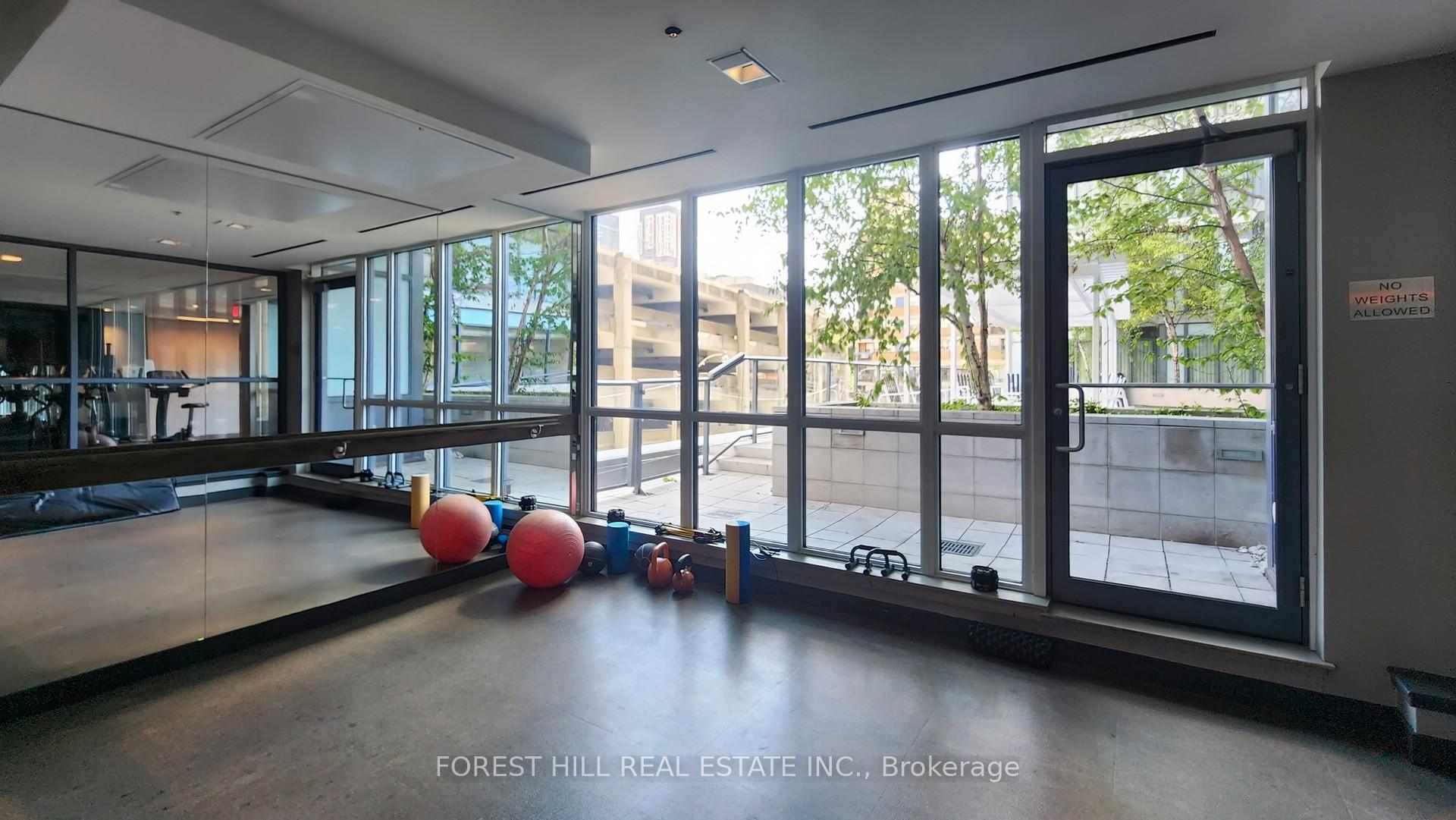 210 Simcoe Street 701