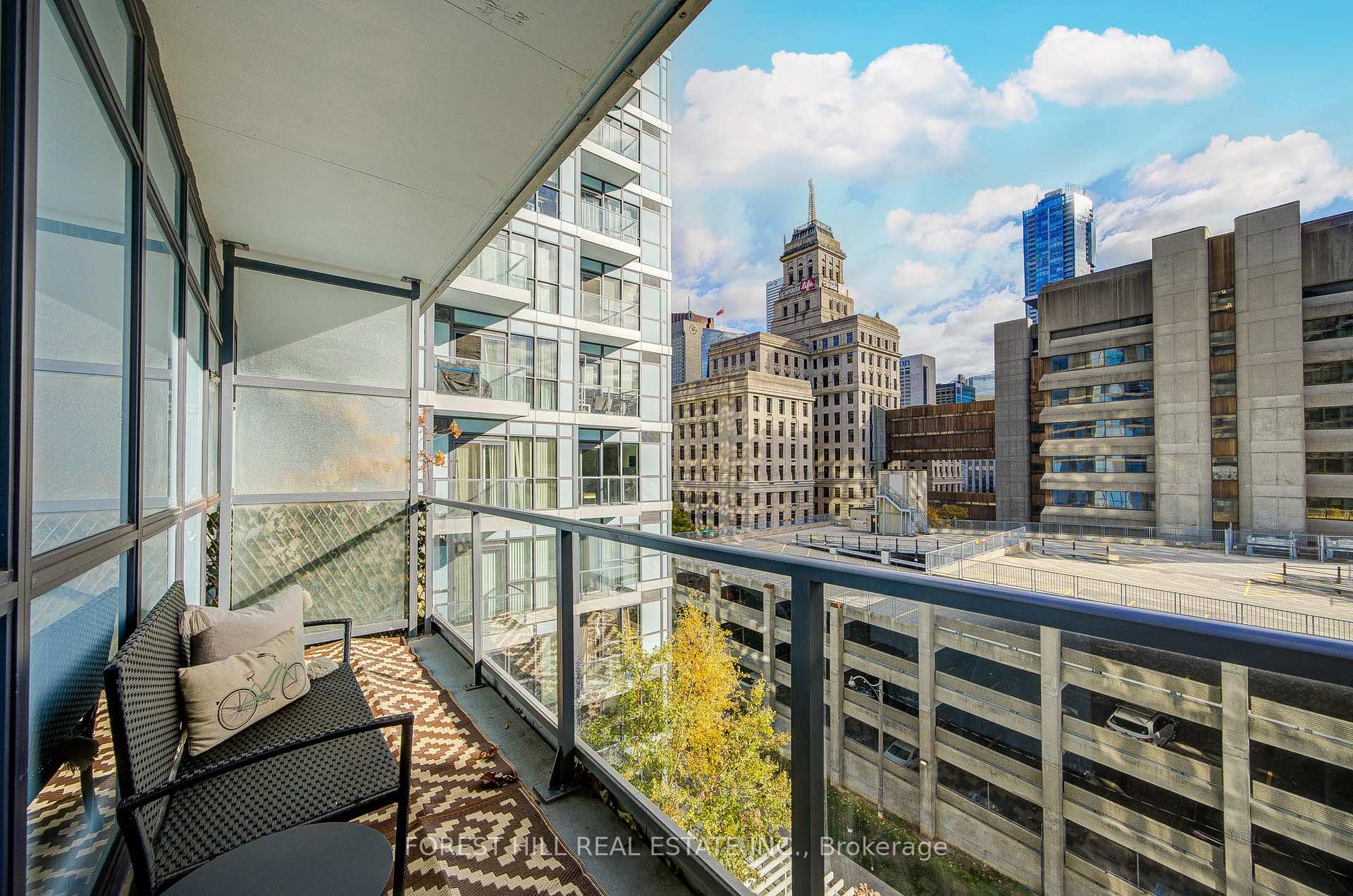 210 Simcoe Street 701