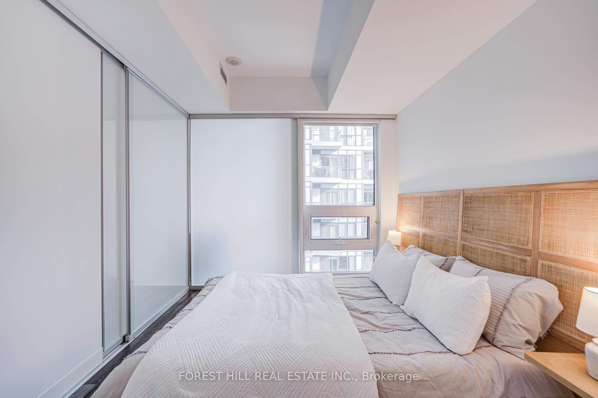 210 Simcoe Street 701