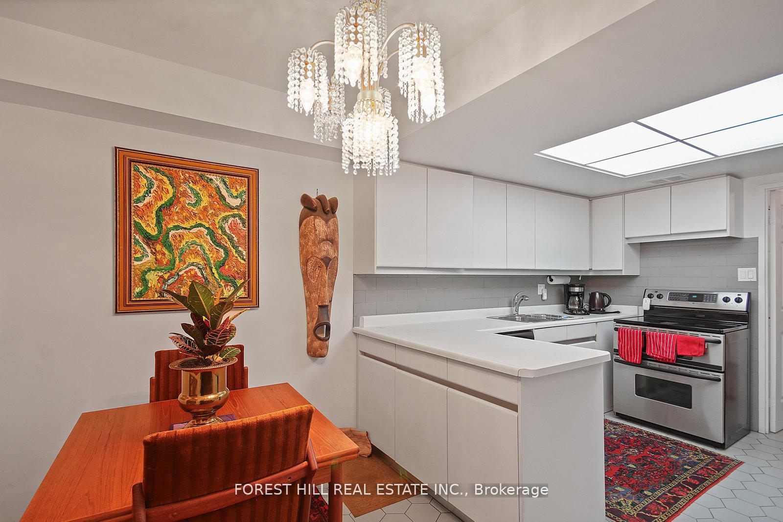 130 Carlton Street 1101