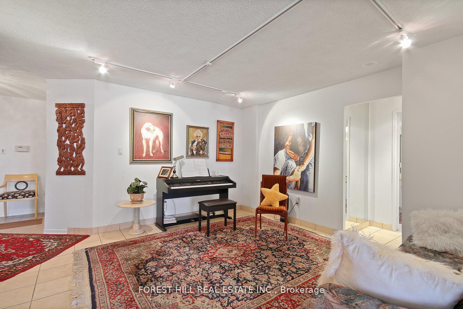 130 Carlton Street 1101