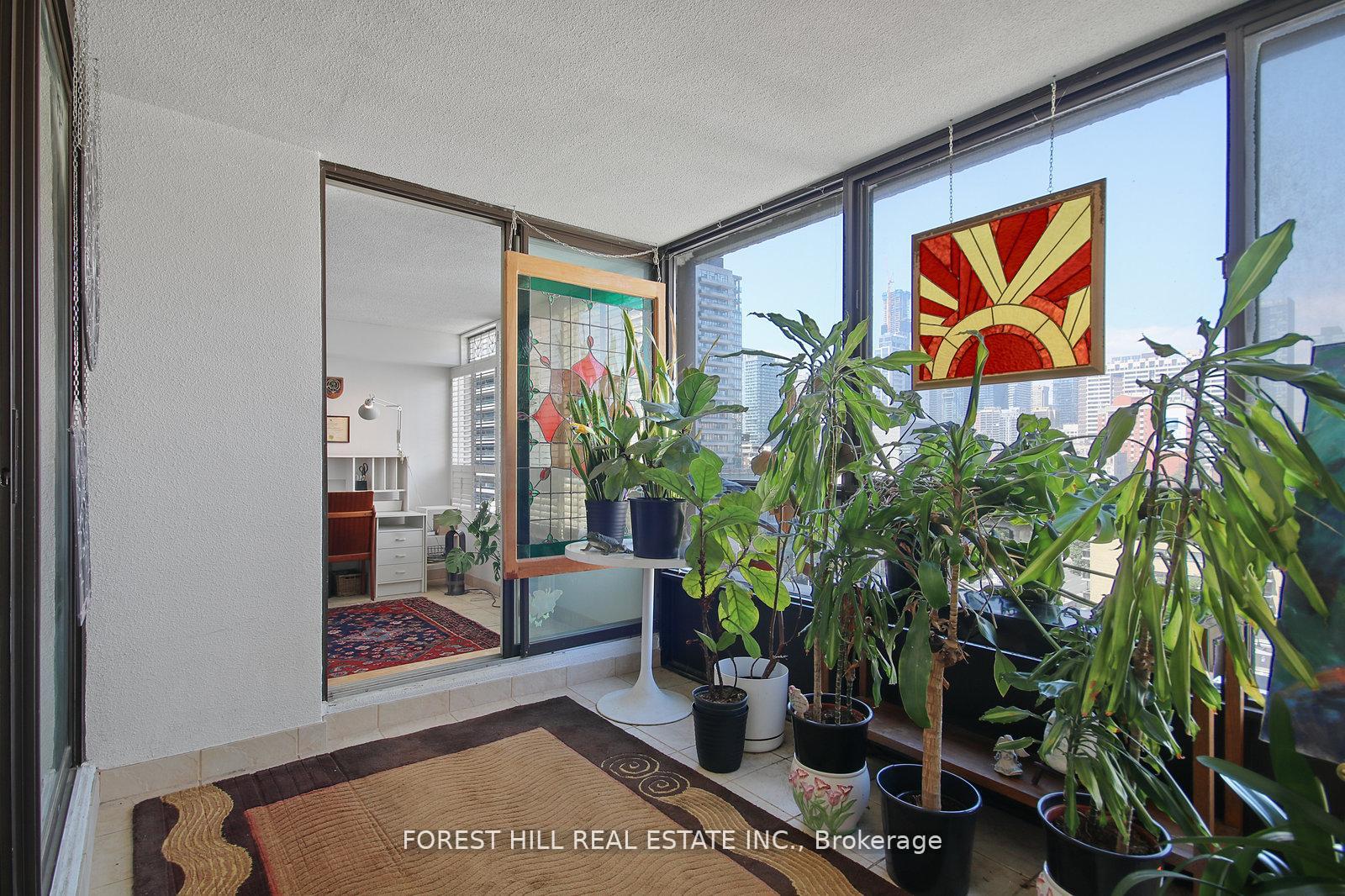 130 Carlton Street 1101