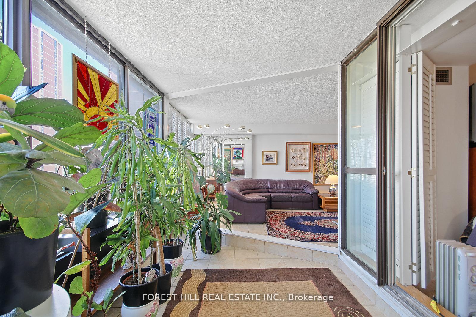 130 Carlton Street 1101