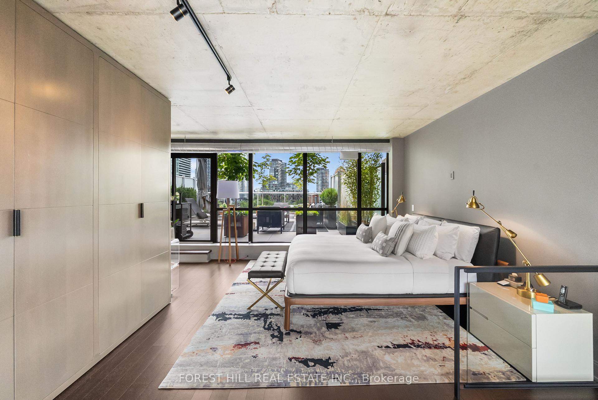 62 Niagara Street 519