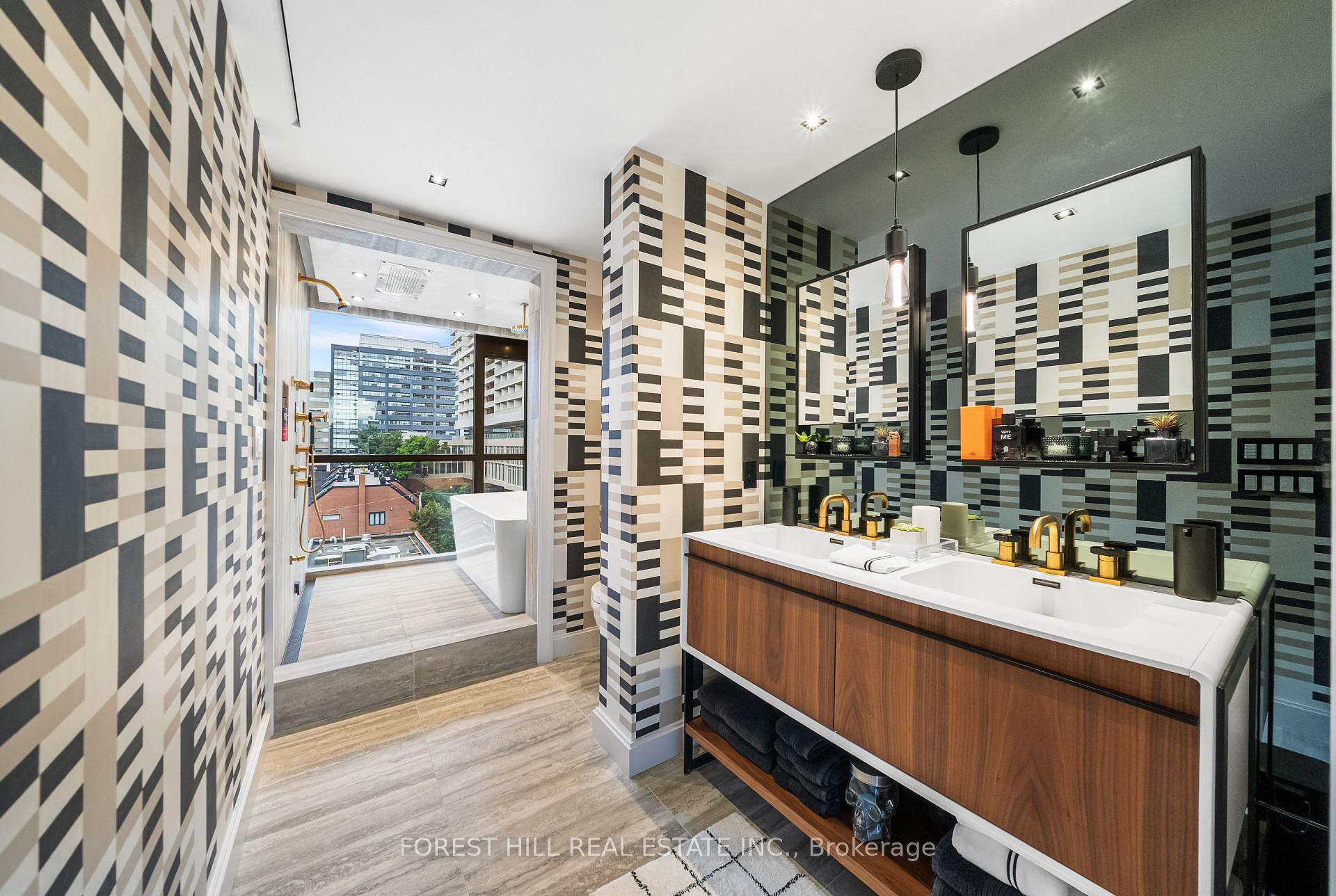 62 Niagara Street 519