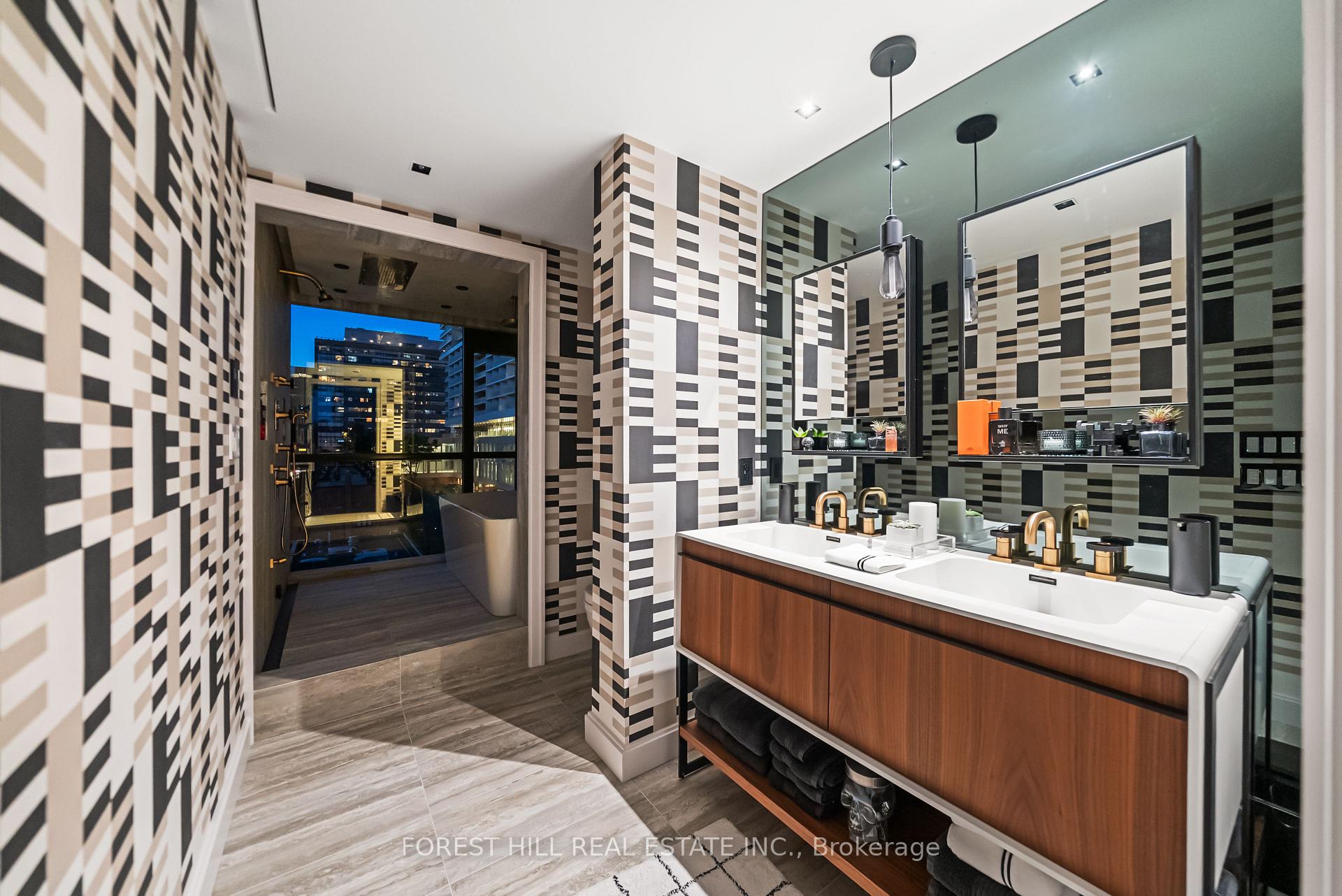 62 Niagara Street 519