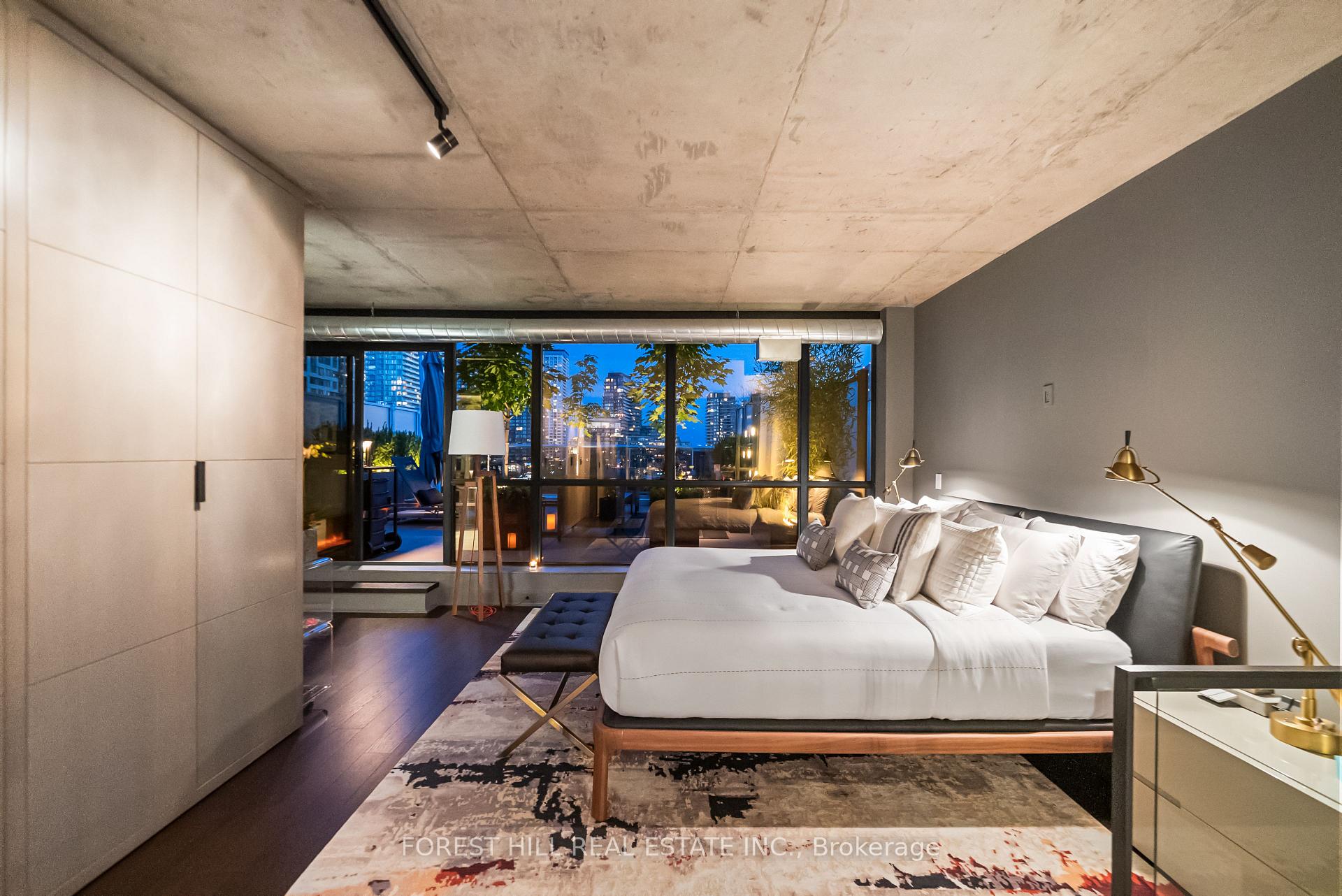 62 Niagara Street 519