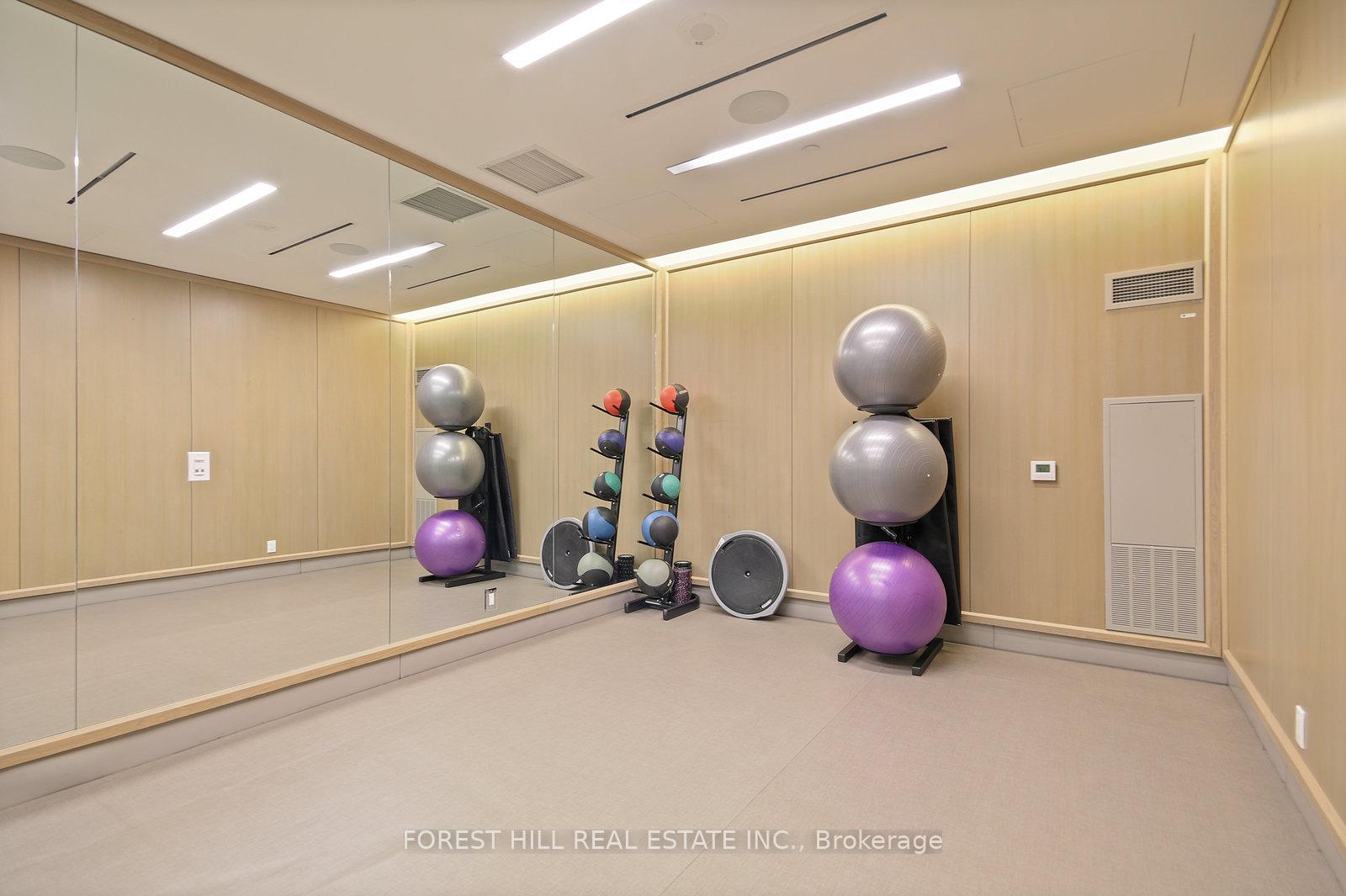 1 Edgewater Drive SPH #07