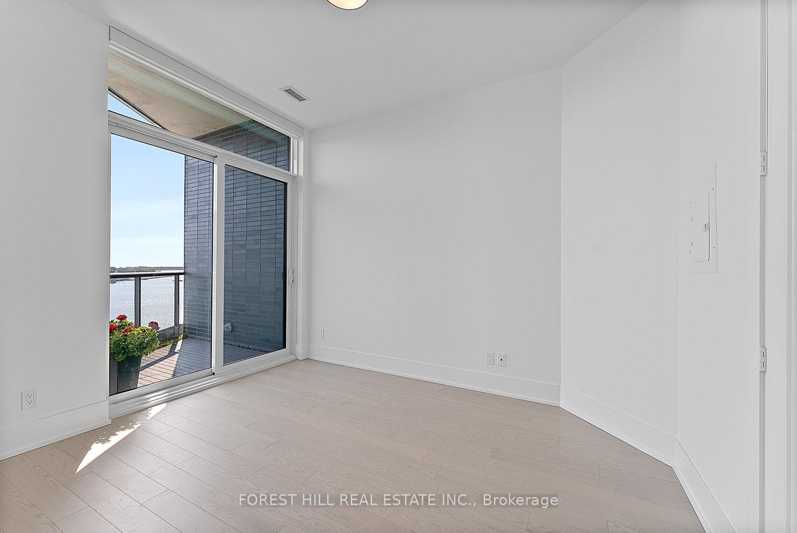 1 Edgewater Drive SPH #07