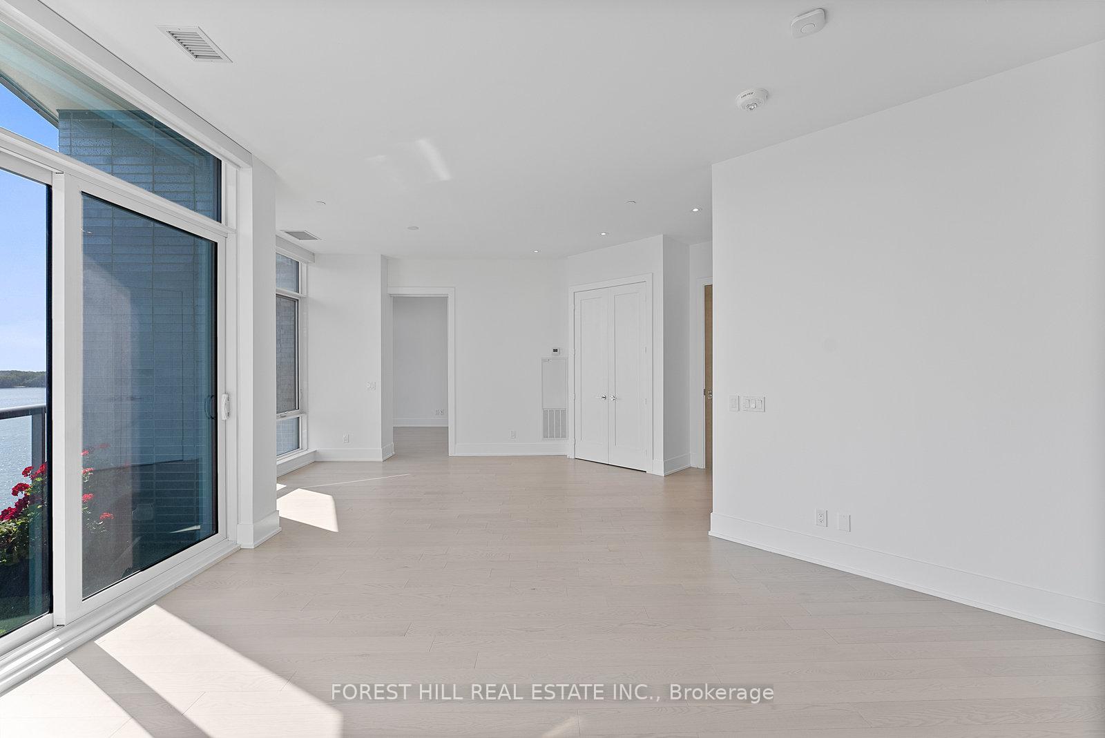 1 Edgewater Drive SPH #07