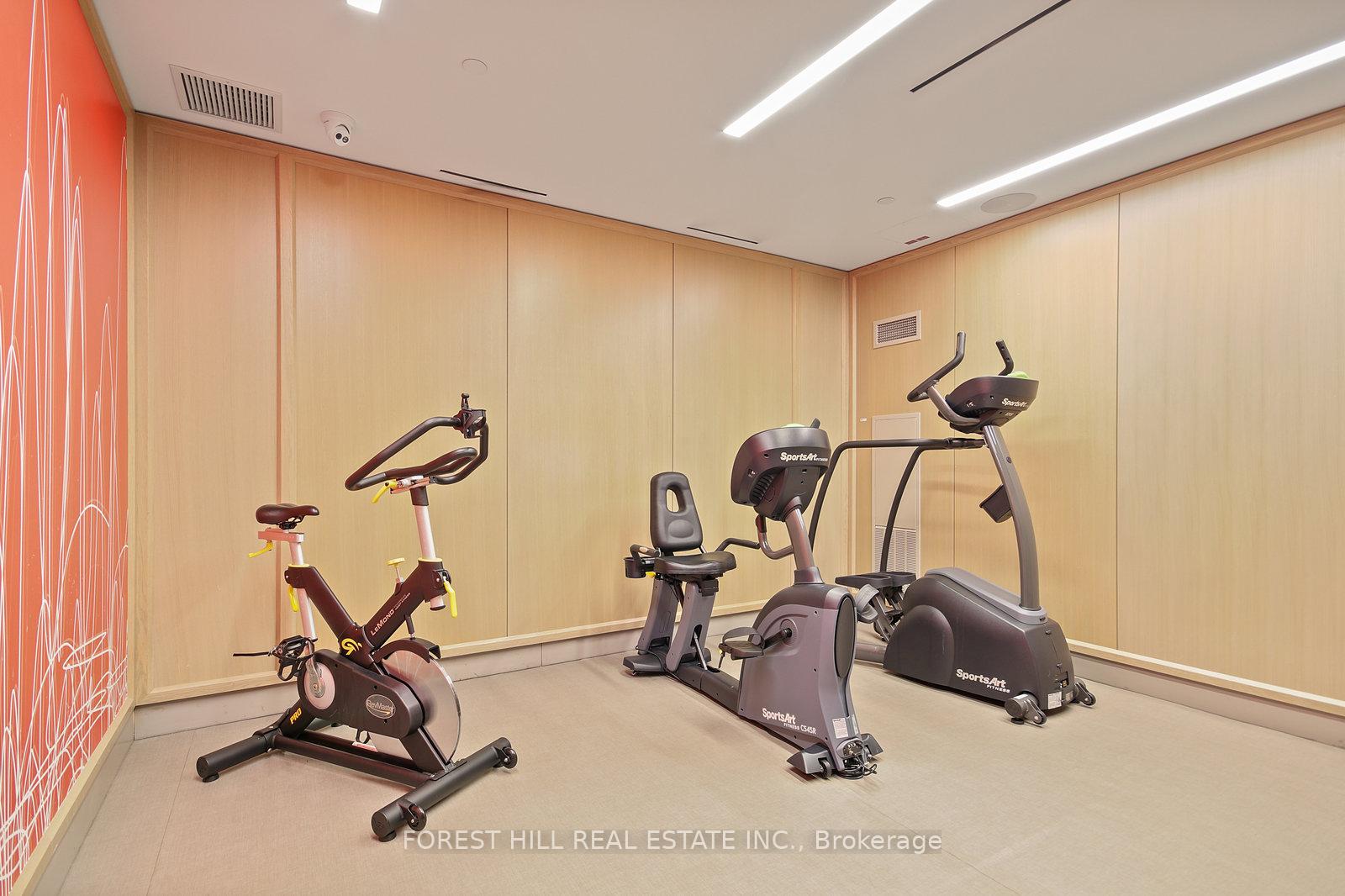 1 Edgewater Drive SPH #07