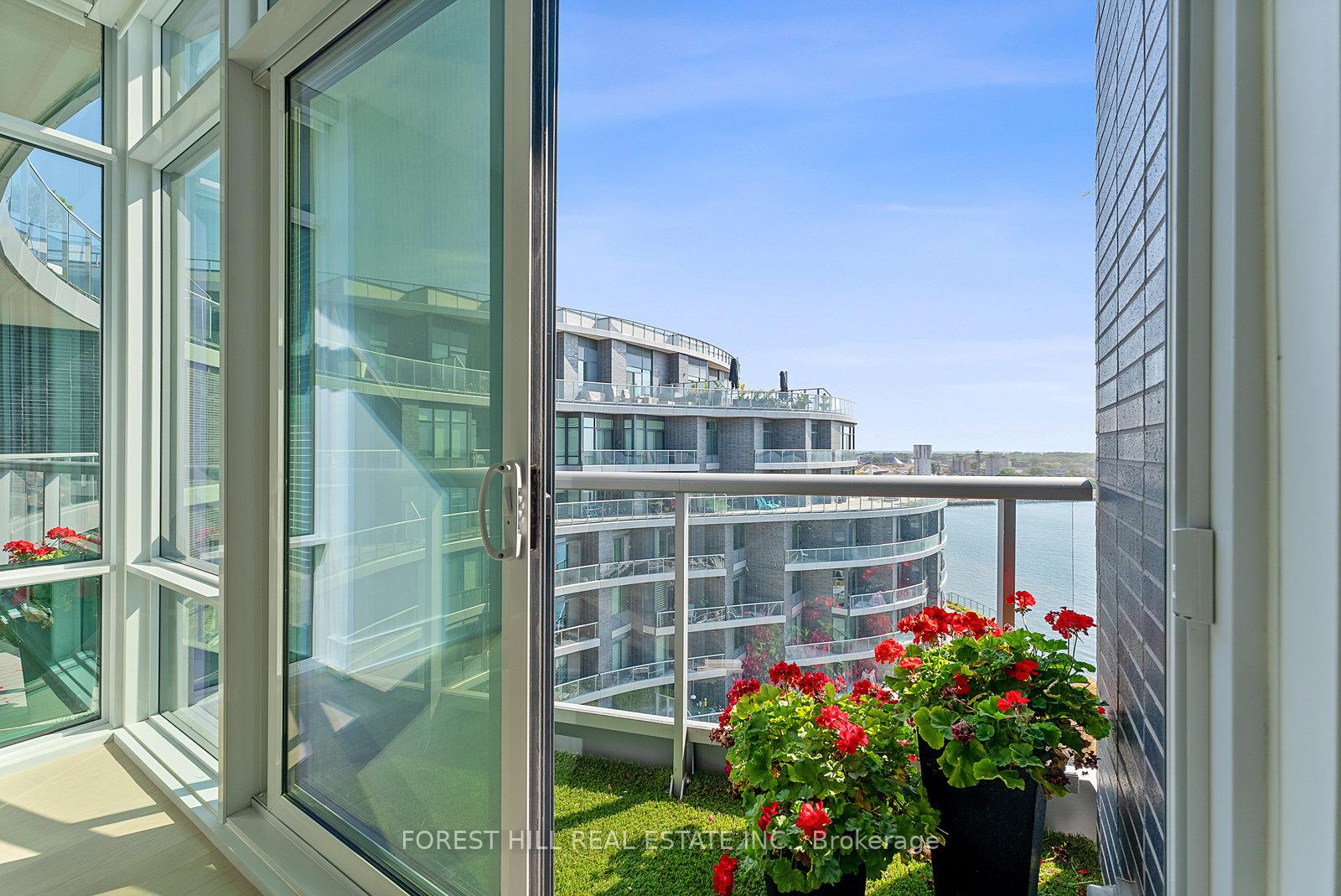 1 Edgewater Drive SPH #07