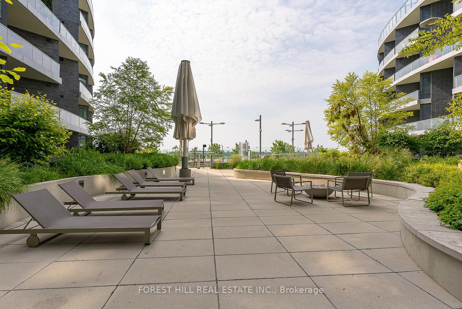 1 Edgewater Drive SPH #07