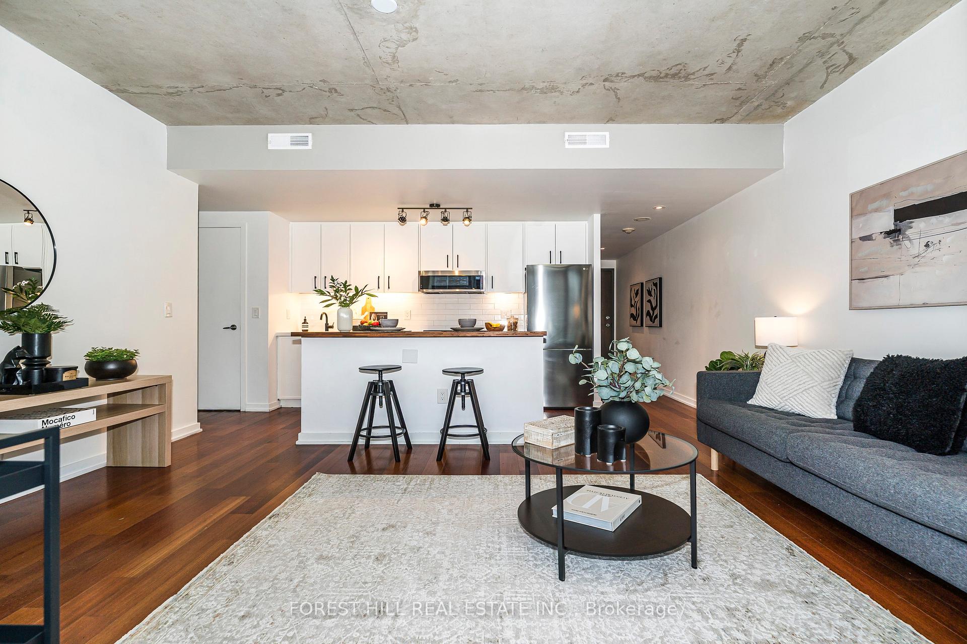 281 Mutual Street 605