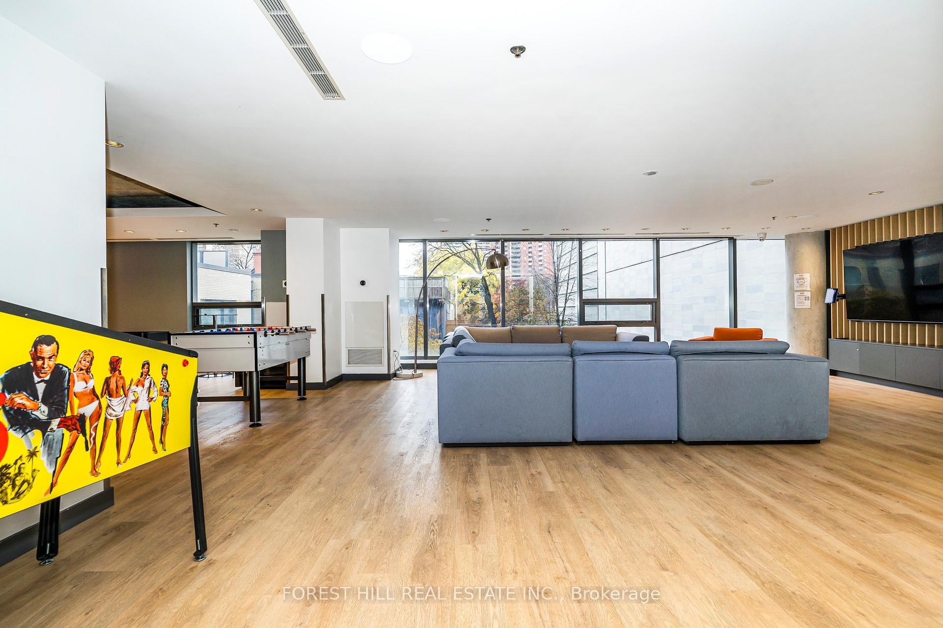 281 Mutual Street 605