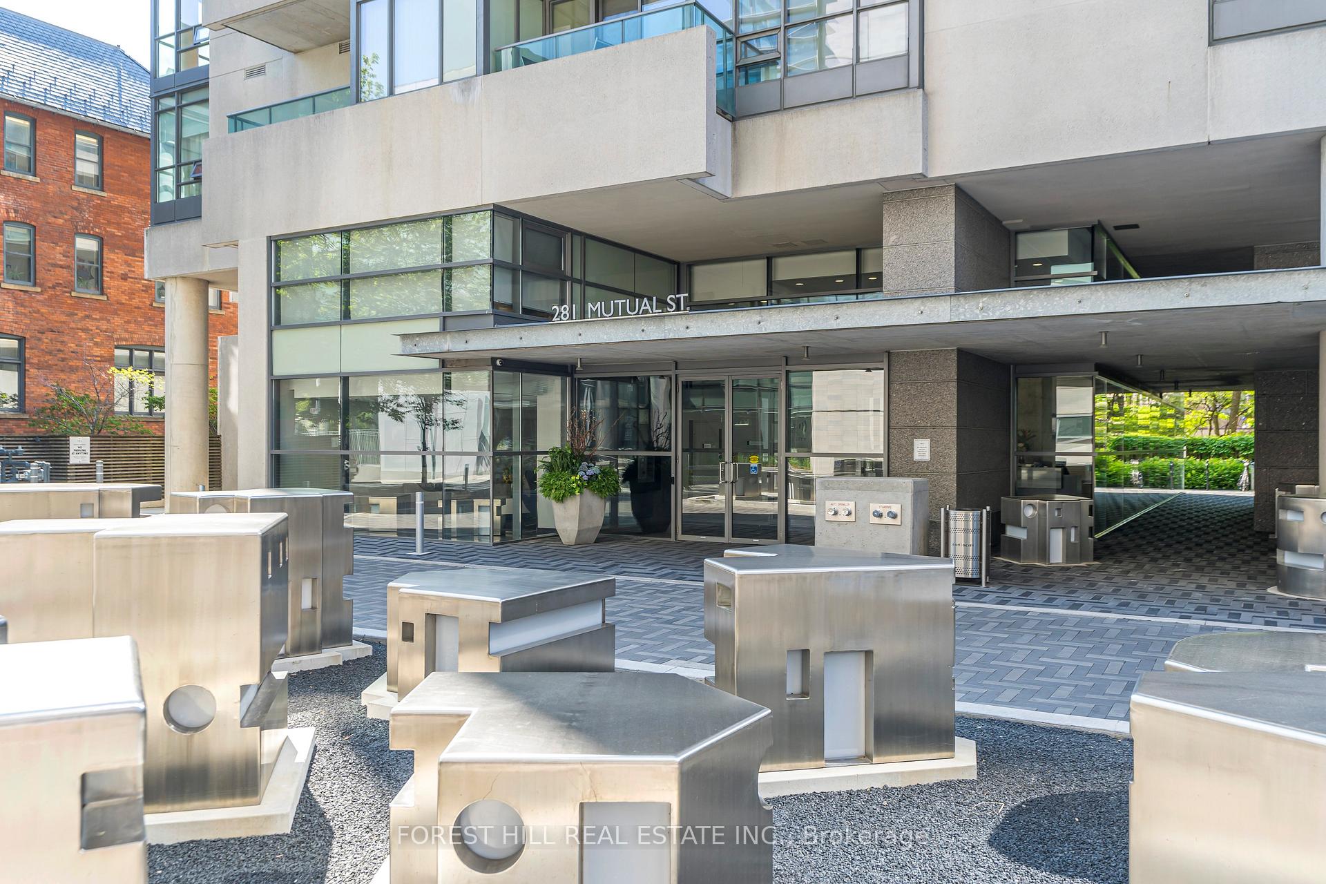 281 Mutual Street 605