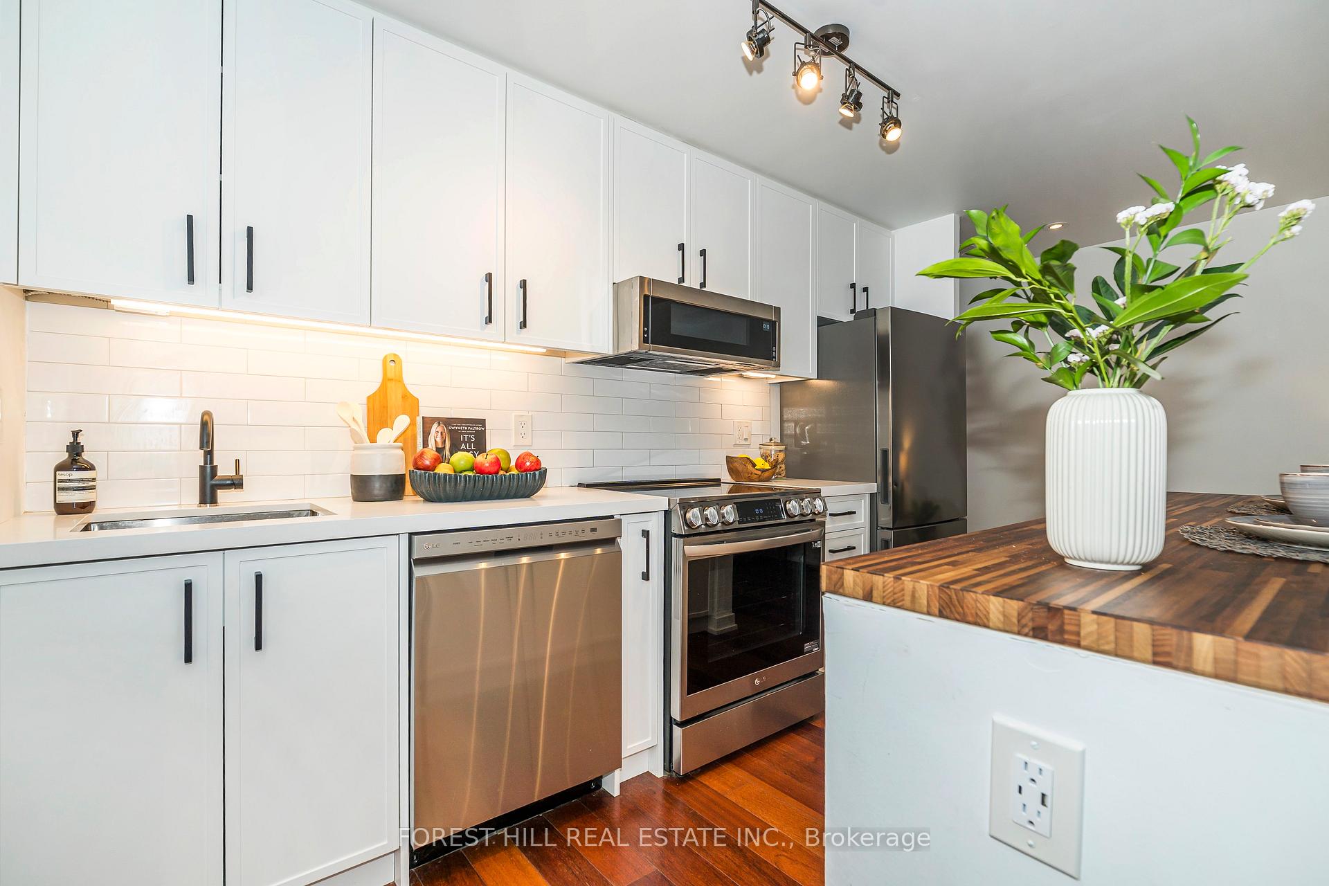 281 Mutual Street 605