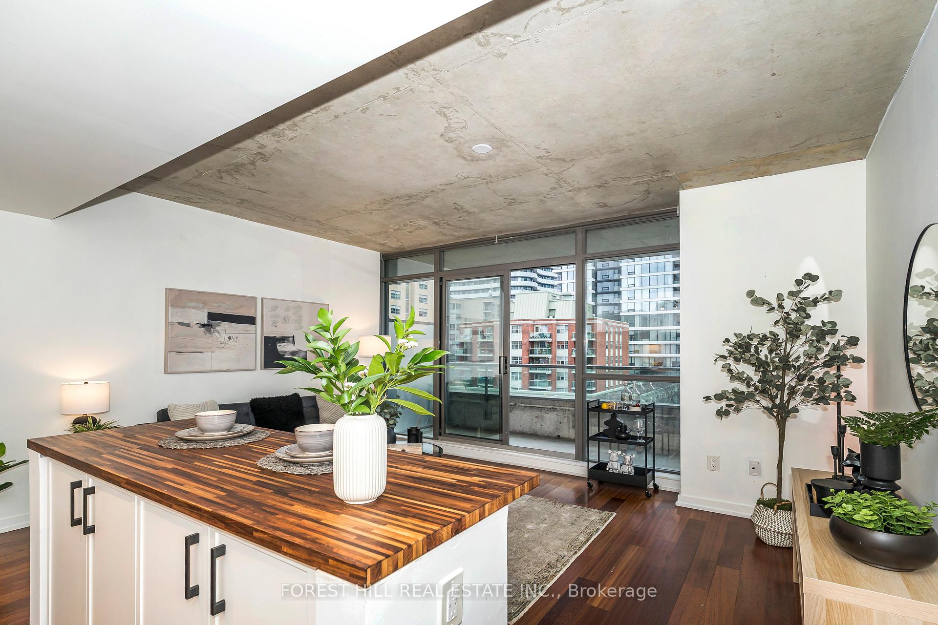 281 Mutual Street 605