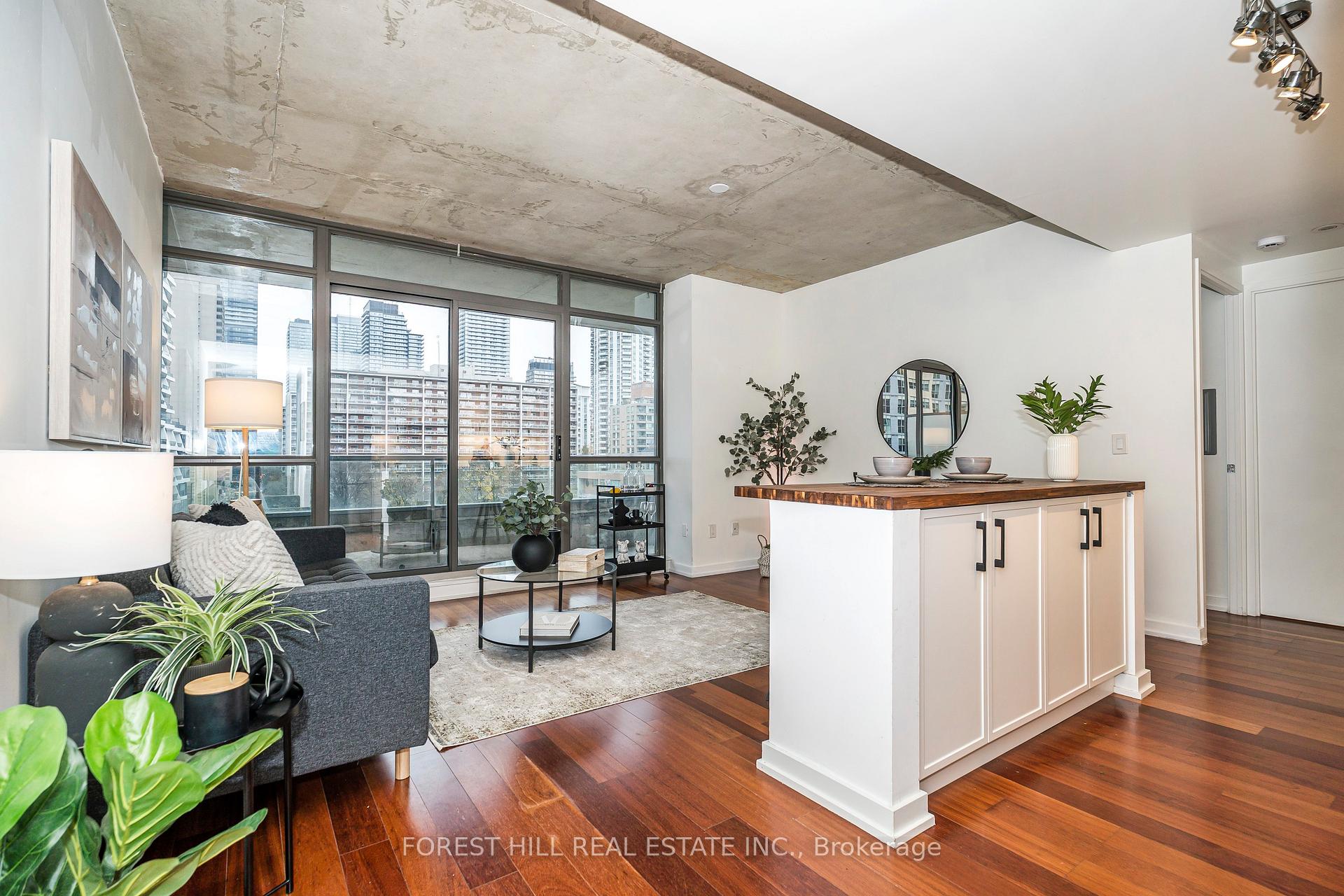 281 Mutual Street 605