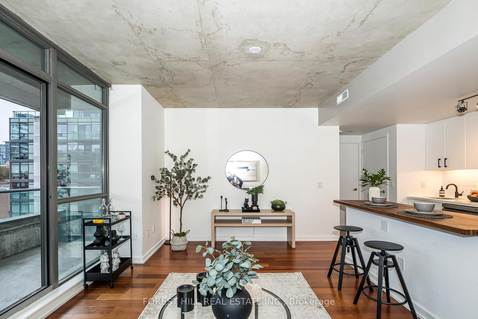 281 Mutual Street 605