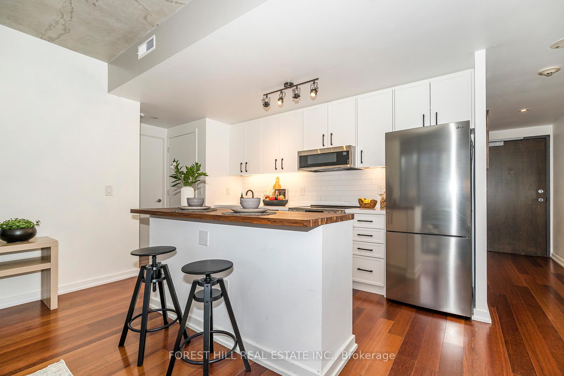 281 Mutual Street 605