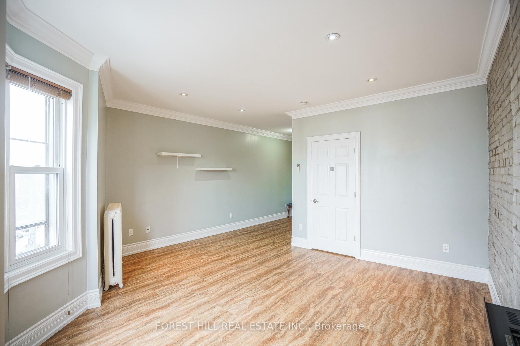 1491 Dundas Street W 3