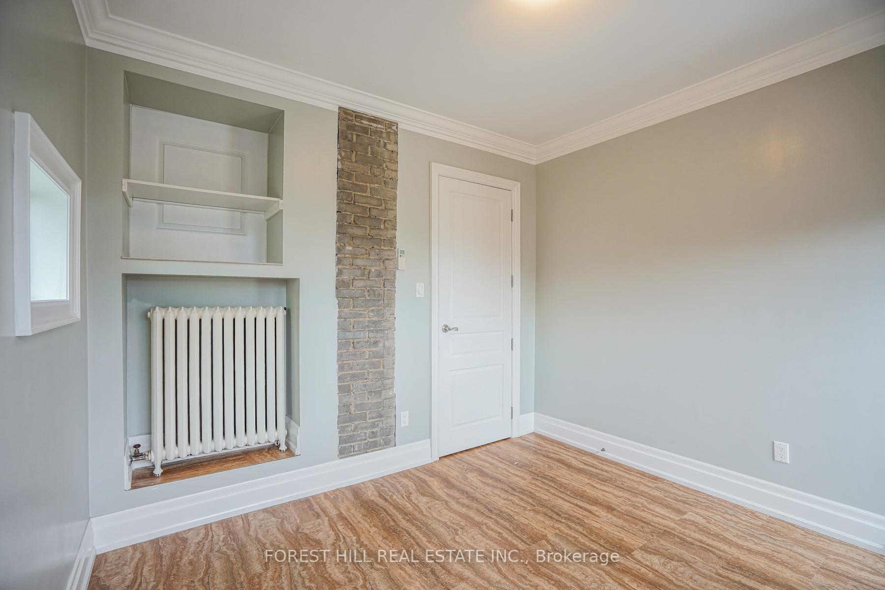 1491 Dundas Street W 3