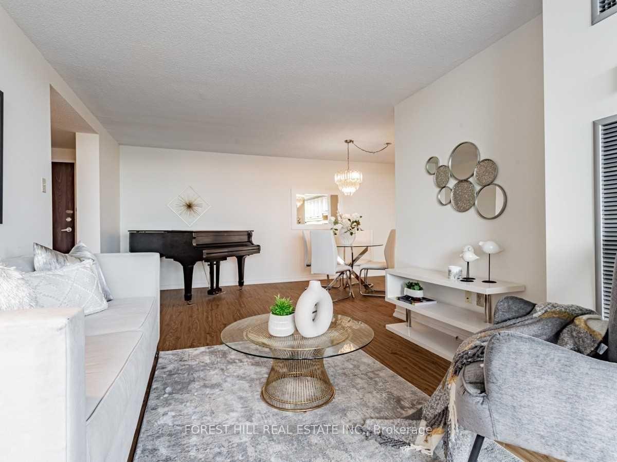 100 Antibes Drive 2004