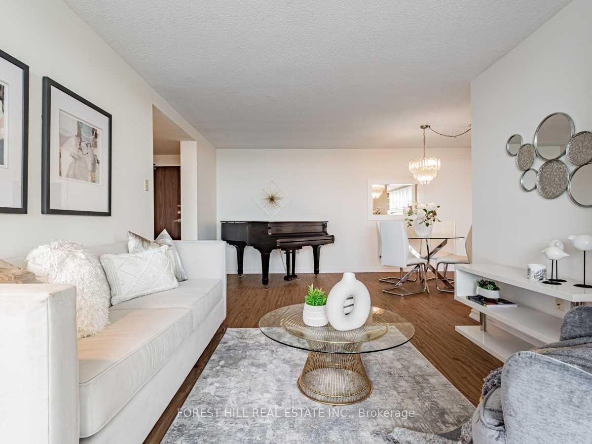 100 Antibes Drive 2004