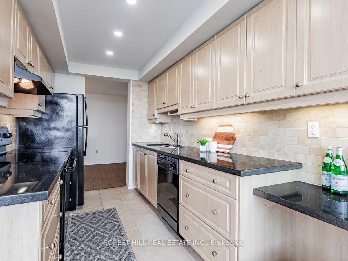 100 Antibes Drive 2004