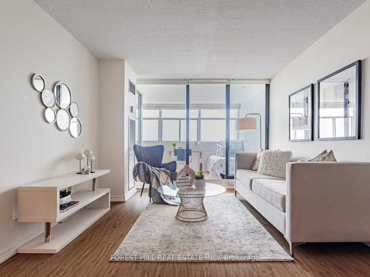 100 Antibes Drive 2004