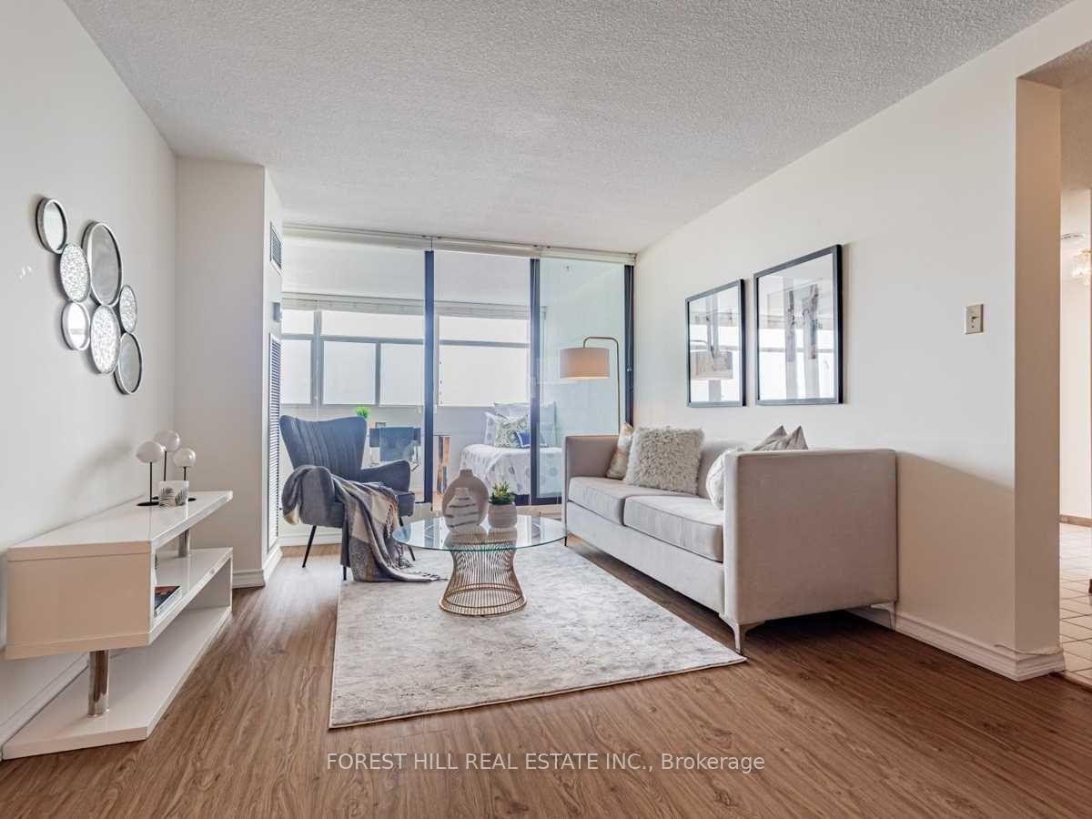 100 Antibes Drive 2004