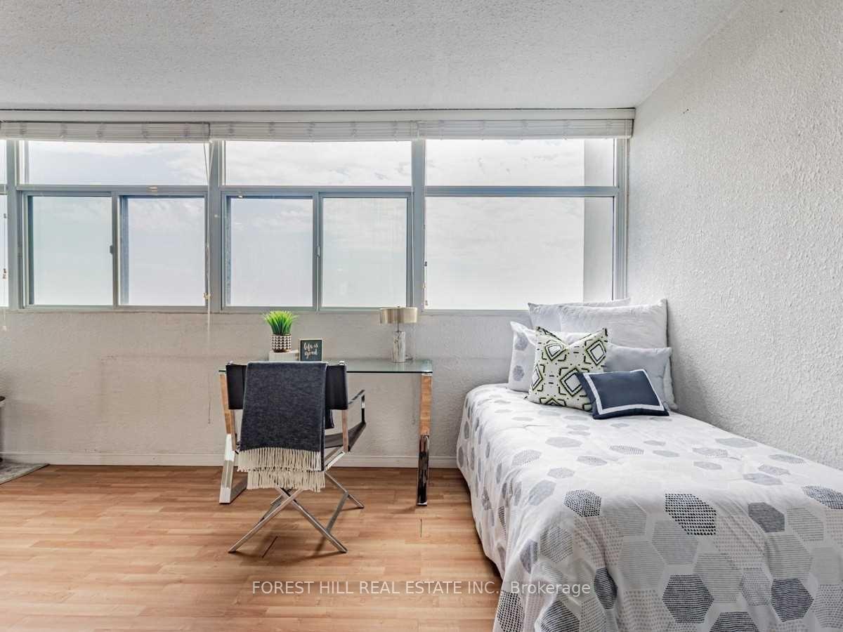 100 Antibes Drive 2004