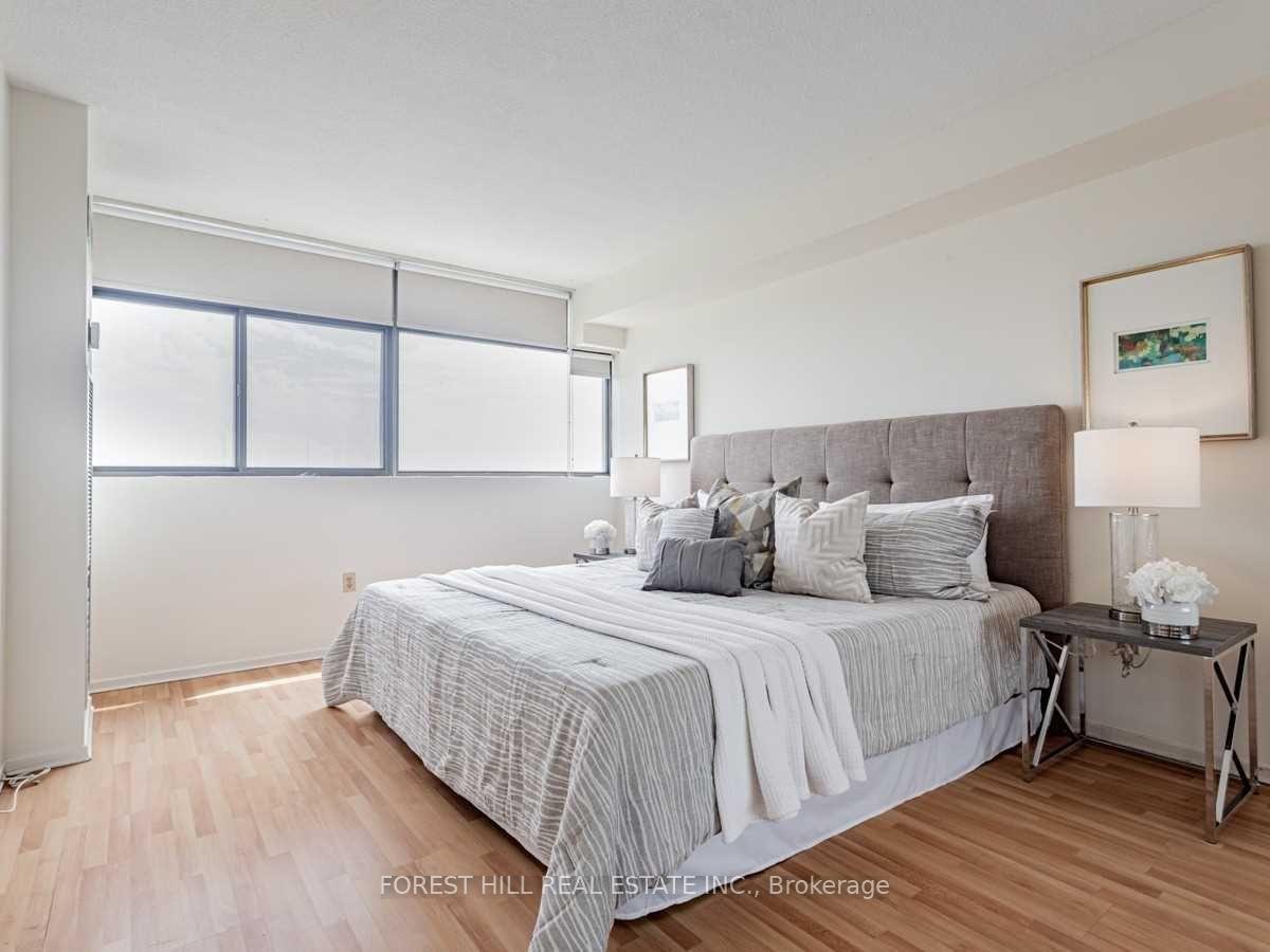 100 Antibes Drive 2004