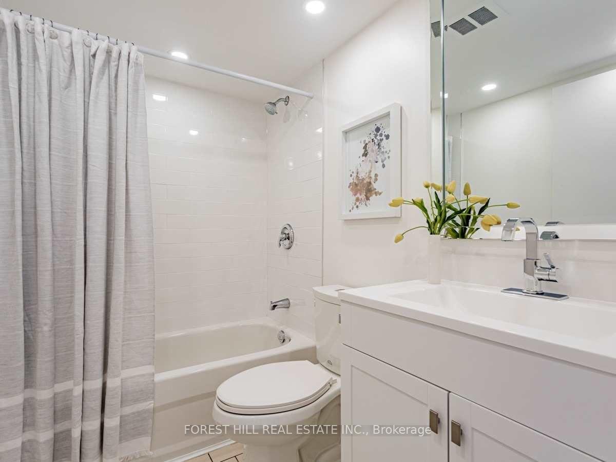 100 Antibes Drive 2004