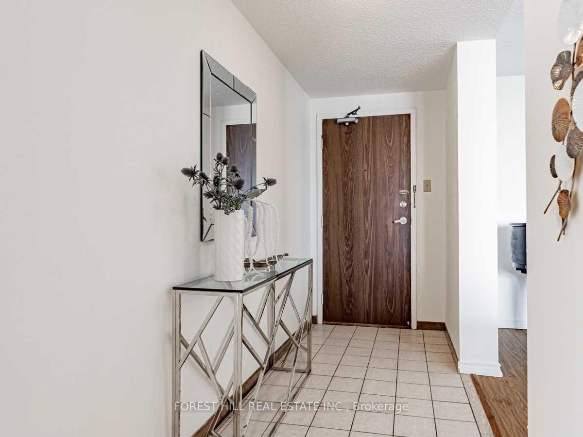 100 Antibes Drive 2004