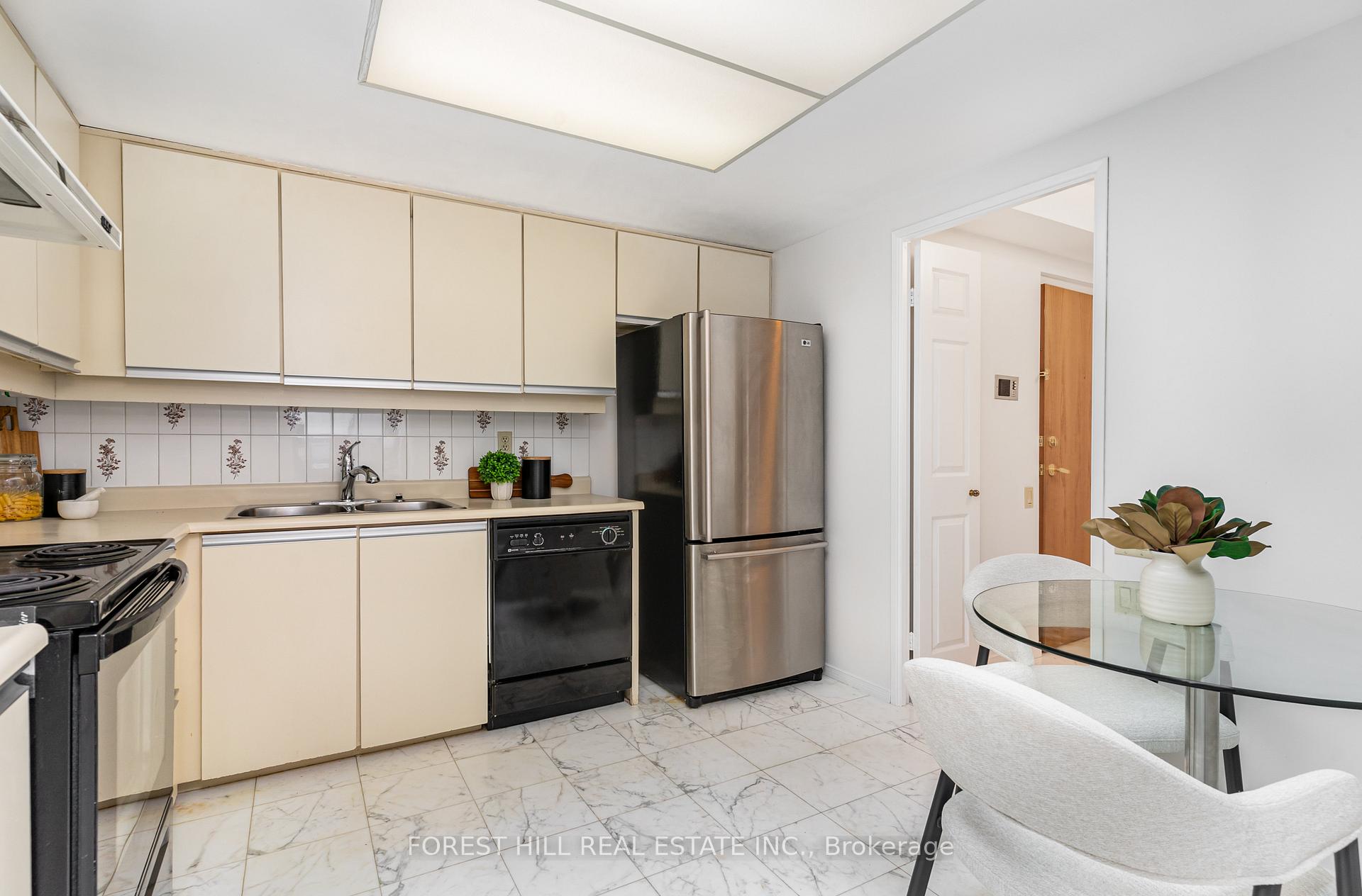 3 Concorde Place 2004