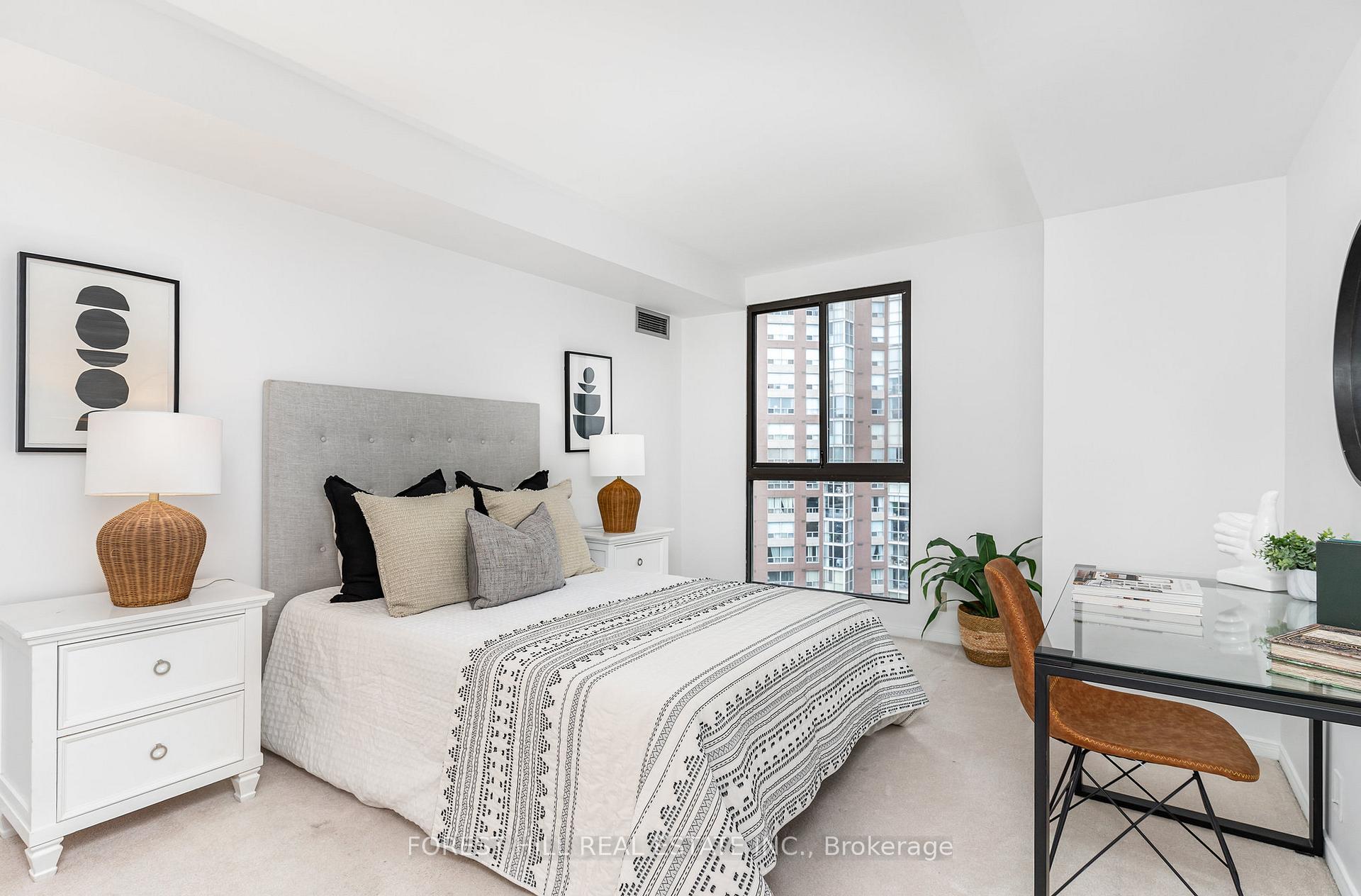 3 Concorde Place 2004