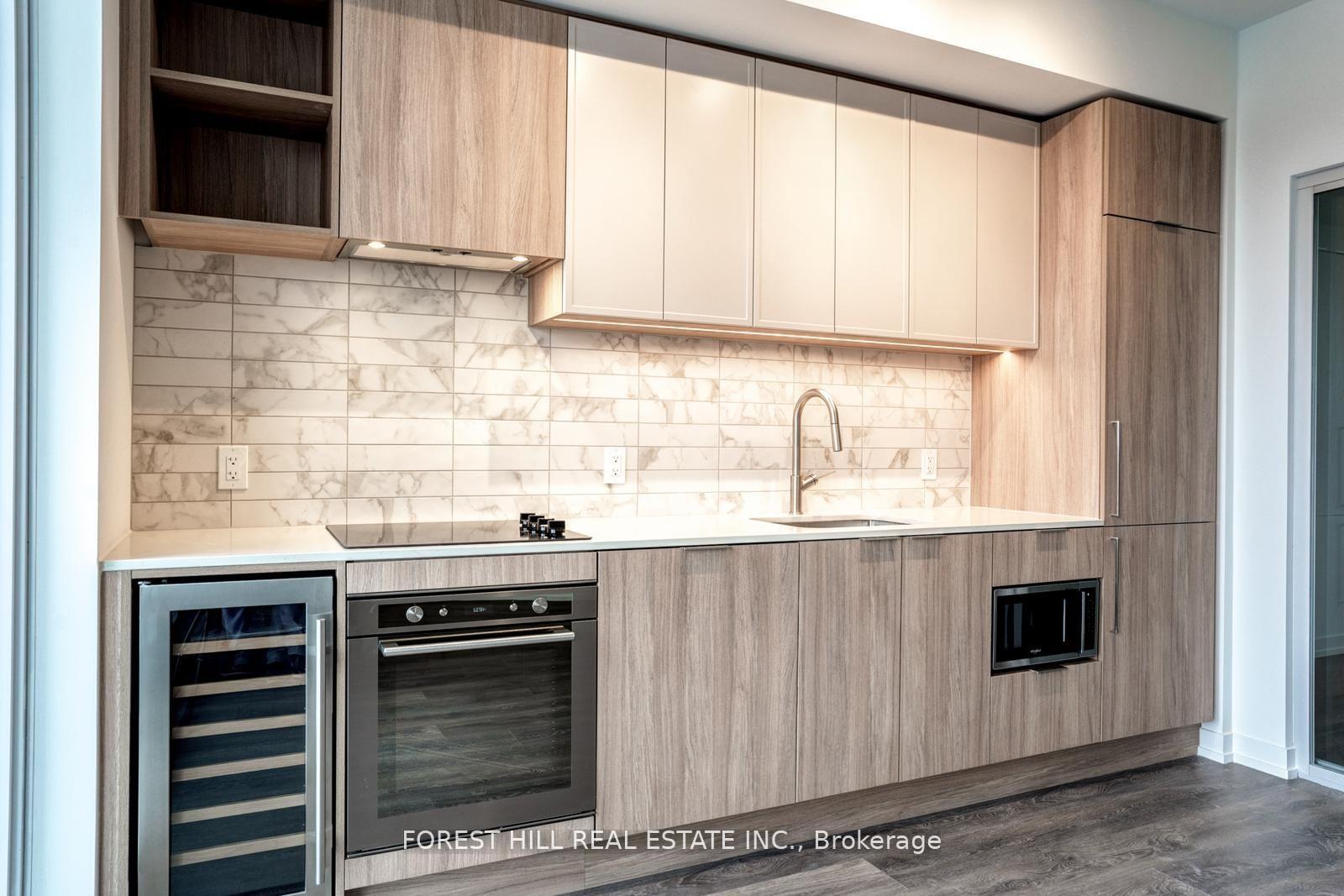 2020 Bathurst Street 1615