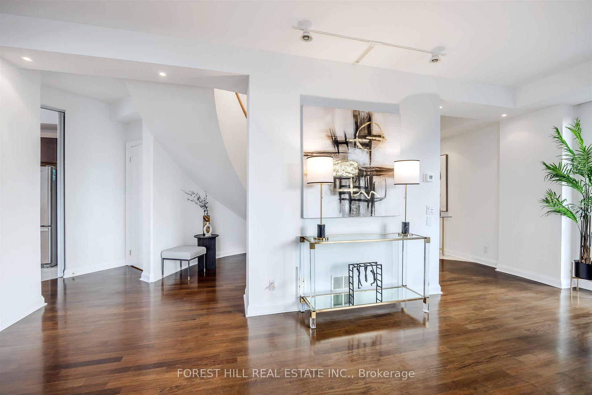 3 McAlpine Street 501