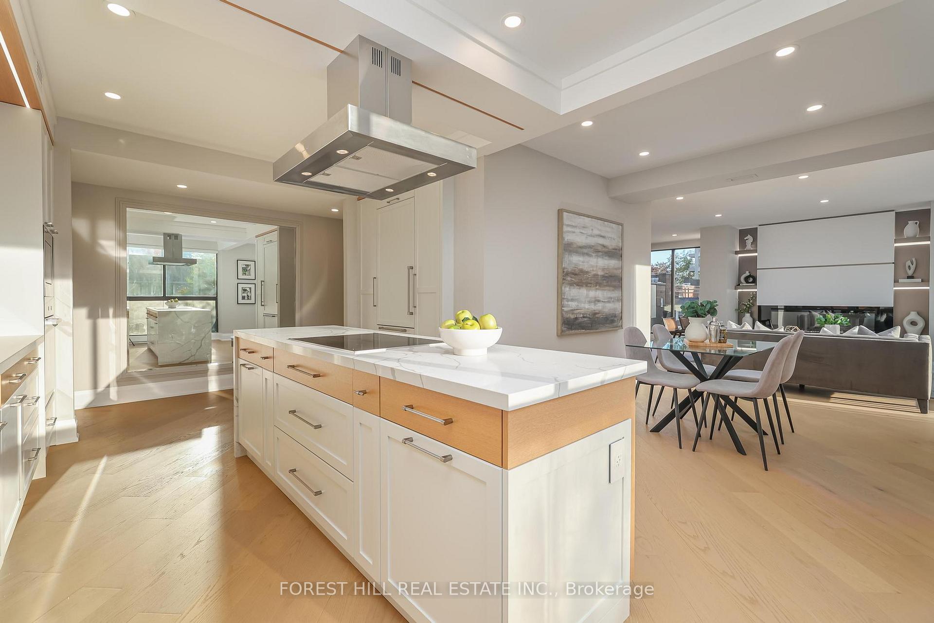 342 Spadina Road 301