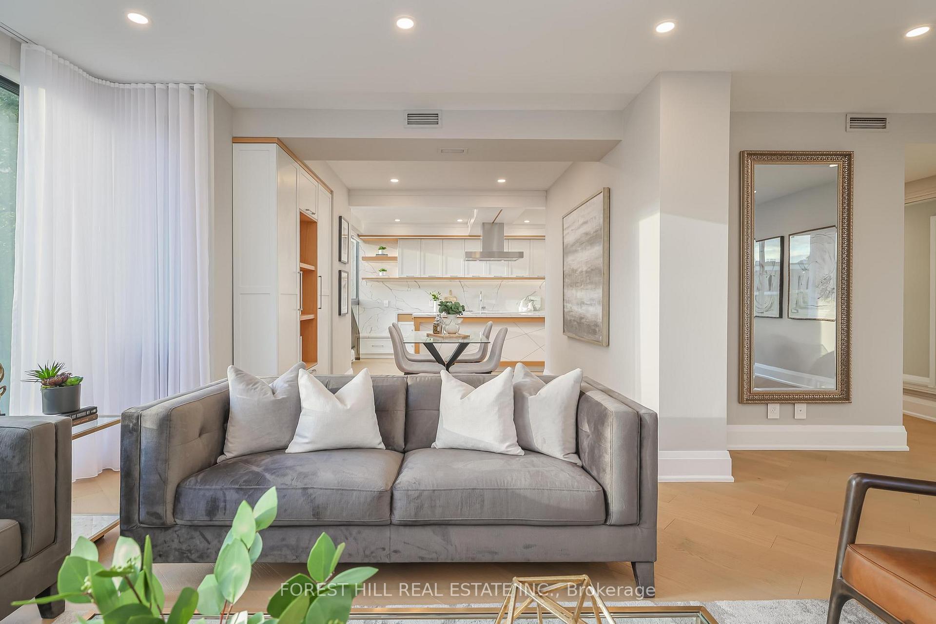 342 Spadina Road 301