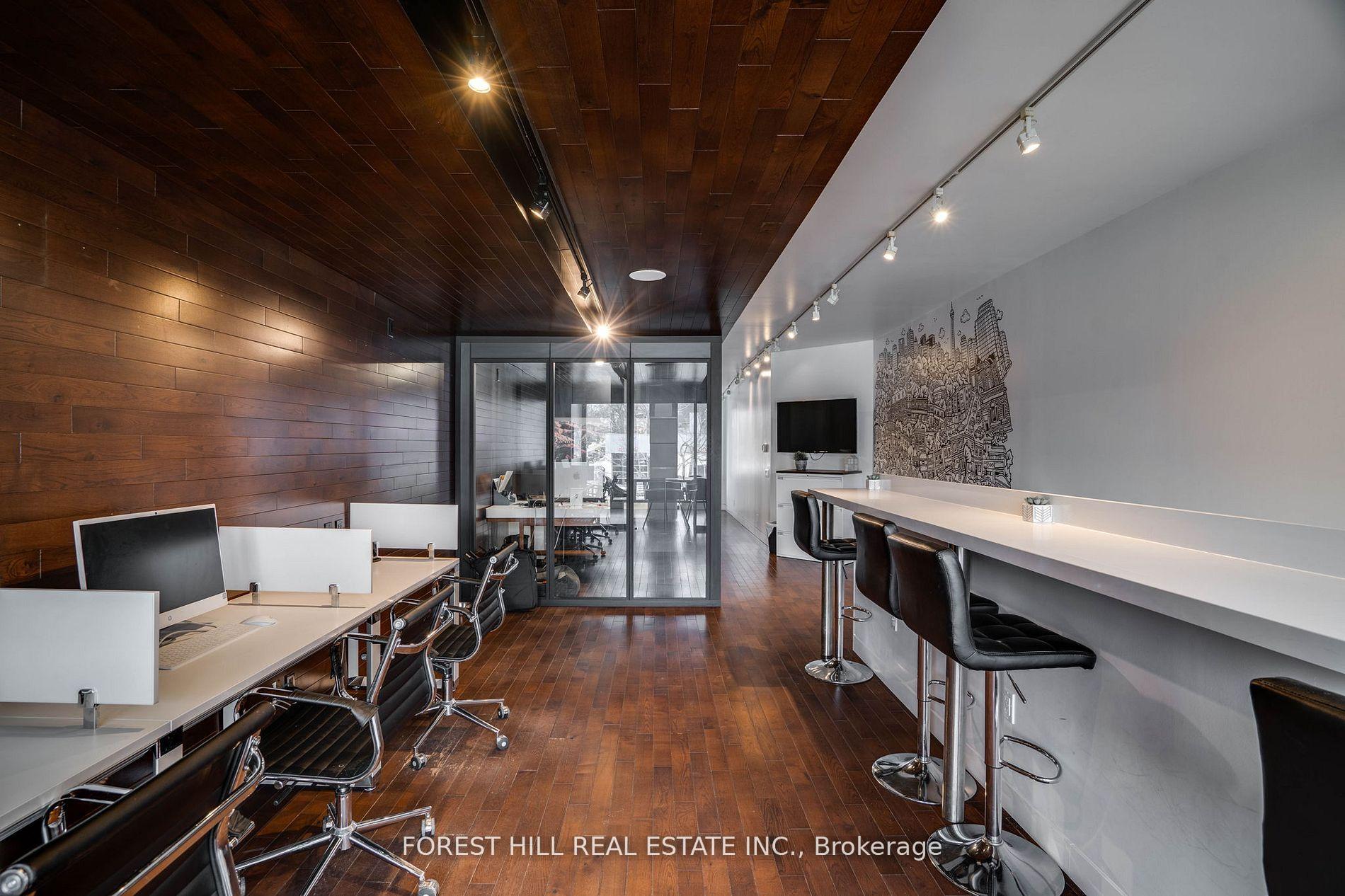 659 St Clair Avenue W